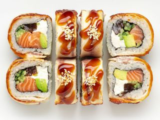 Рол з вугрем, лососем та цитрусовим желе