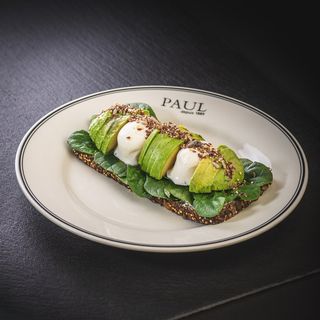 Tartine Aguacate y huevos pochés