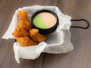 Тигрові креветки в панко з соусом Айолі (5шт) (200г)