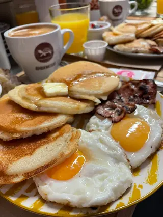 Desayuno Travolta