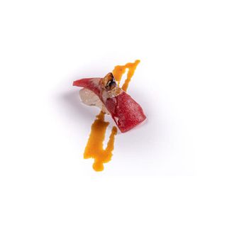 2 pz Nigiri de atún con foie (2 pzs.)