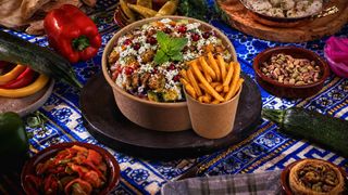 Gemüse - BOWL (jak sałatka + Frytki)