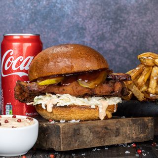 Meniu Burger cu Pui Crispy