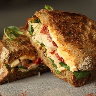 Мелт з куркою і вʼяленими томатами