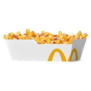 Картопля Фрі з сирним соусом та беконом