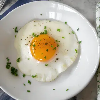1 Œufs Au Plat + 3 Accompagnements