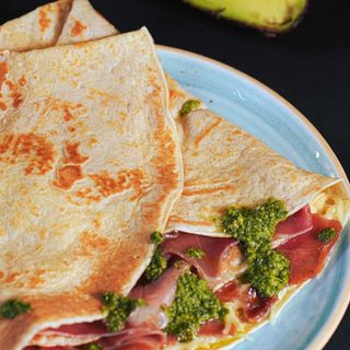 Crepe De jamón y queso + refresco o cerveza bote