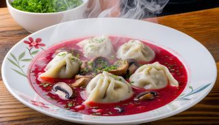 Barszcz czerwony z uszkami