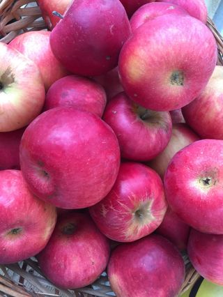 Ябълки червени