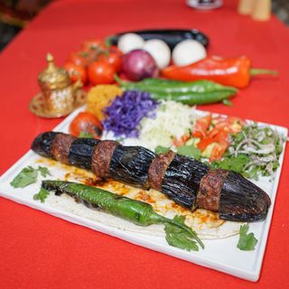 KEBAB CU VINETE -Patlıcanlı Kebap-