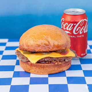 Jalapeno burger 1 + Coca Cola 330ml