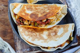 Quesadilla De Pollo (30 Cm.)