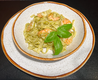 Talharim c/ Camarão e molho Pesto