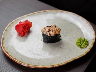 Гункан з вугрем (65g)