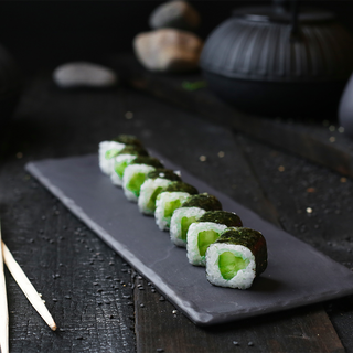 Ռոլ մակի վարունգով