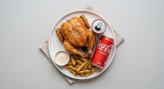 Pui la rotisor cu cartofi prajiti si doza CocaCola