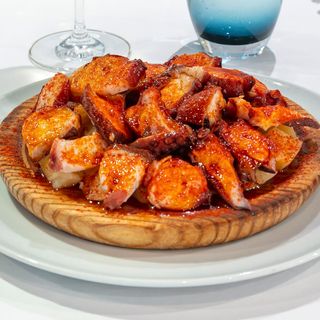 Pulpo de pedrero, "el de siempre"al aceite de pimentón de La Vera.