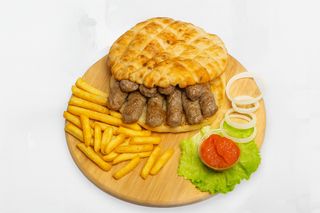 Ćevapčići s pomfritom i Ožujsko 0.5l