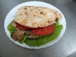 Gurmanska pljeskavica u somunu 300gr