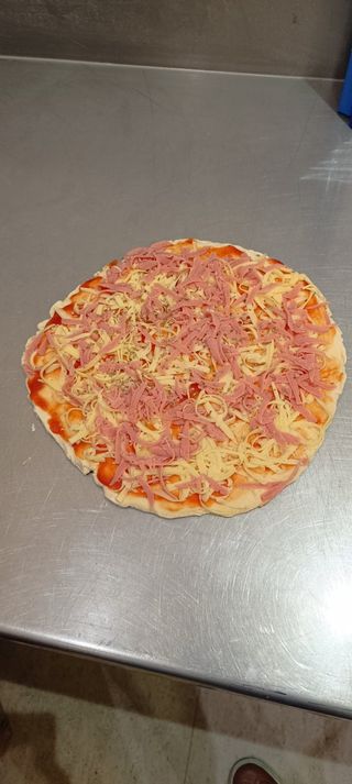 Pizza velika zaleđena