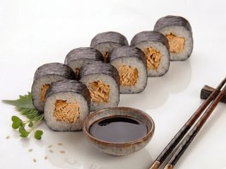 Hosomaki z Łososiem pieczonym 8 szt (100g)
