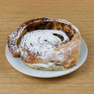 Girella crema e scaglie di cioccolato grande