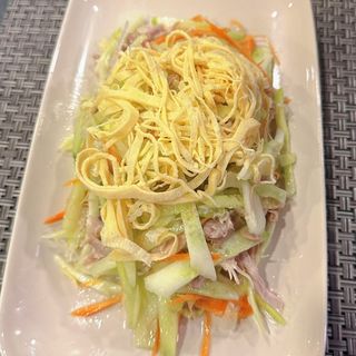 Ensalada de pepino con pollo