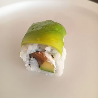 82. Sake Cheese Bamboo Roll Salmón (8 Pzs.)