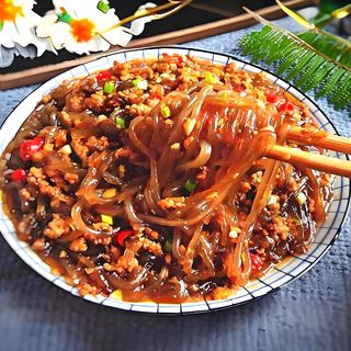 M1. Furnici pe copac 蚂蚁上树