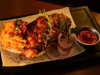 Стейк свинний ошийок (240/160/65/30g)