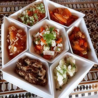 Ensalade marroquí variade con pan