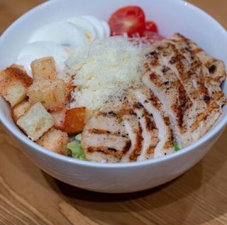 Цезарь с курицей