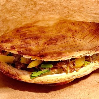 B9 Roujiamo 肉夹馍