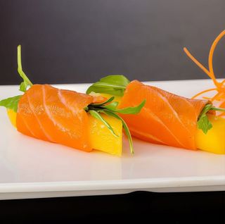 95. Rollito De Salmón (2 Uds.)