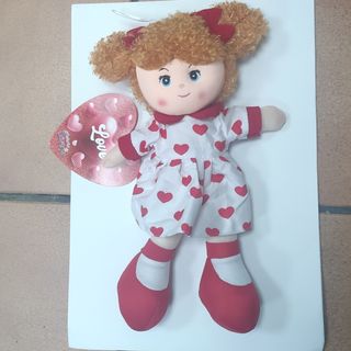 Muñeca rubia corazones. 