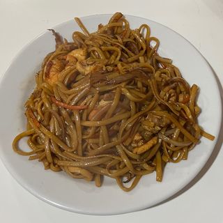 Tallarines Fritos Con Gambas