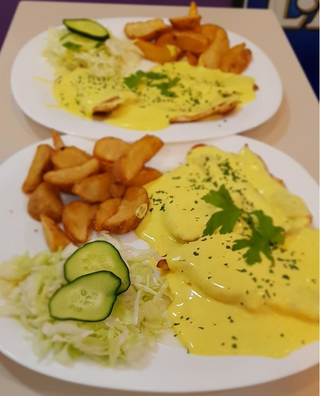 Piletina u sosu sa pekarskim krompirom velika porcija