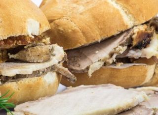 Panino porchetta e formaggio