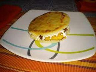 Arepa De Plátano Con Queso 