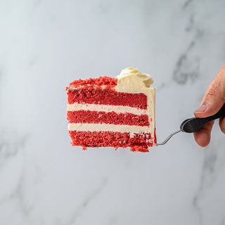 Tarta red velvet (porción)