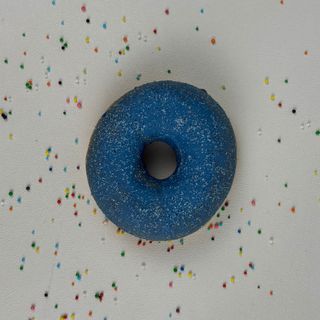 დონატი ტყის კენკრის შიგთავსით 65გრ