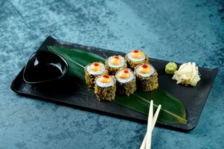 Crispy Sake Hosomaki Roll