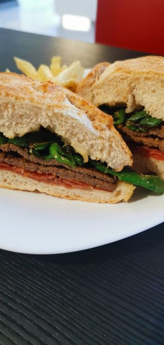 Bocadillo Serranito Andaluz