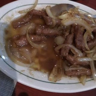 Ternera Con Cebollas
