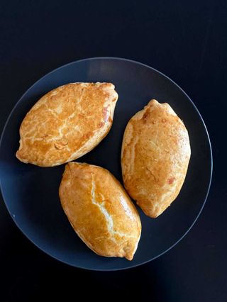 Пирожок с капустой 