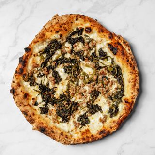 Salsiccia e friarielli a rot e carrett'