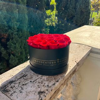 Caja Redonda De 24 Cm Con Rosa Roja Fresca