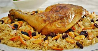 Kapsa with one piece of chicken 