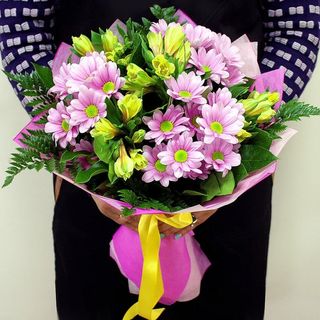 Buchet cu alstroemeria si crizantema