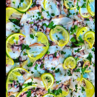 Pizza De Pulpo (8 Porciones)